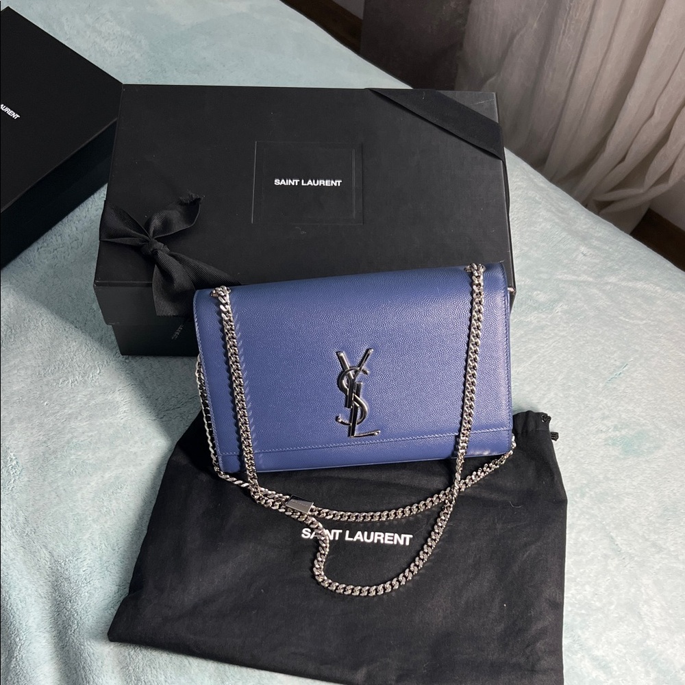 Saint Laurent KATE MEDIUM IN GRAIN DE POUDRE EMBOSSED LEATHER blue Silver